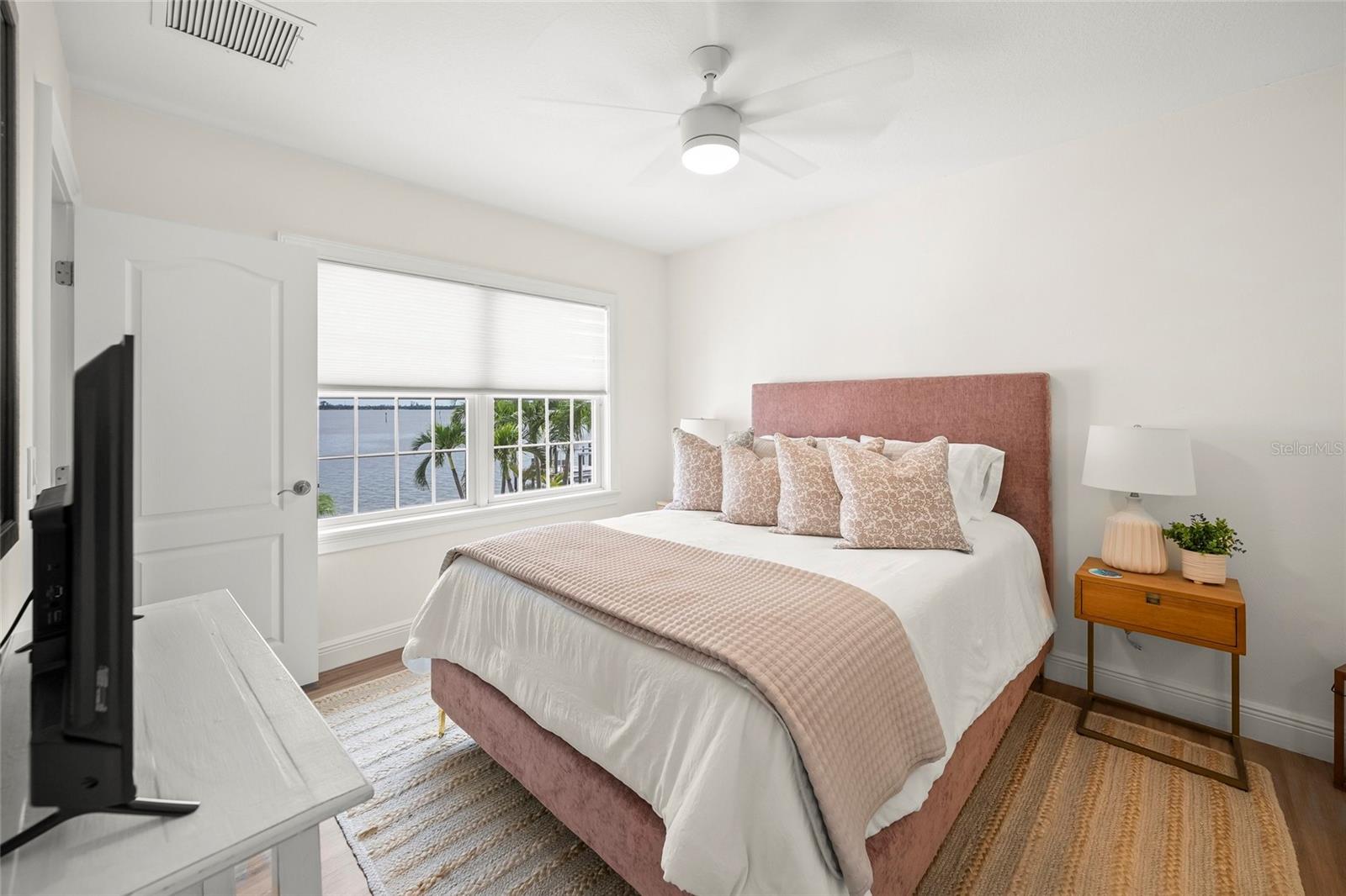 HOLMES BEACH 12TH UNIT - Residential