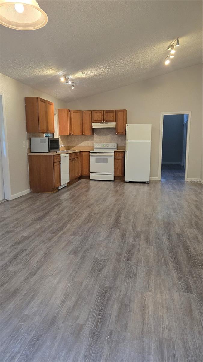 W E HAMNER'S FOREST ACRES - Residential Lease