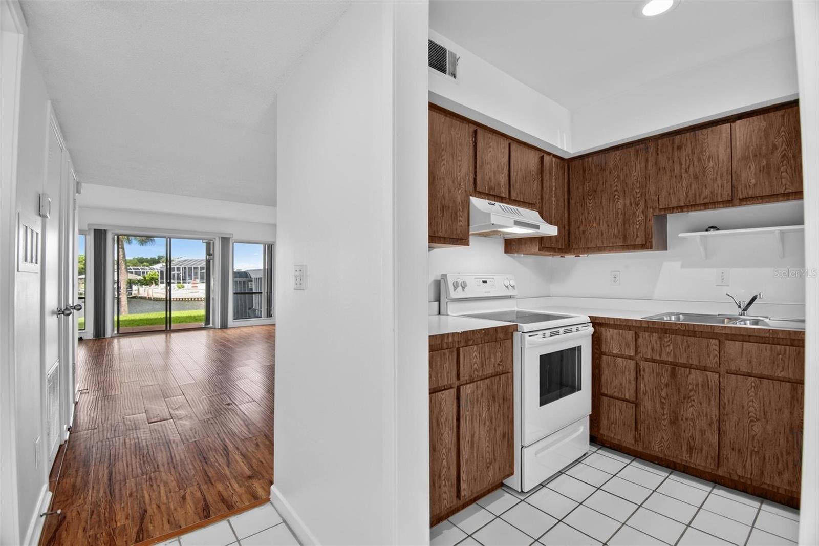 PALM CLUB CONDO - Residential