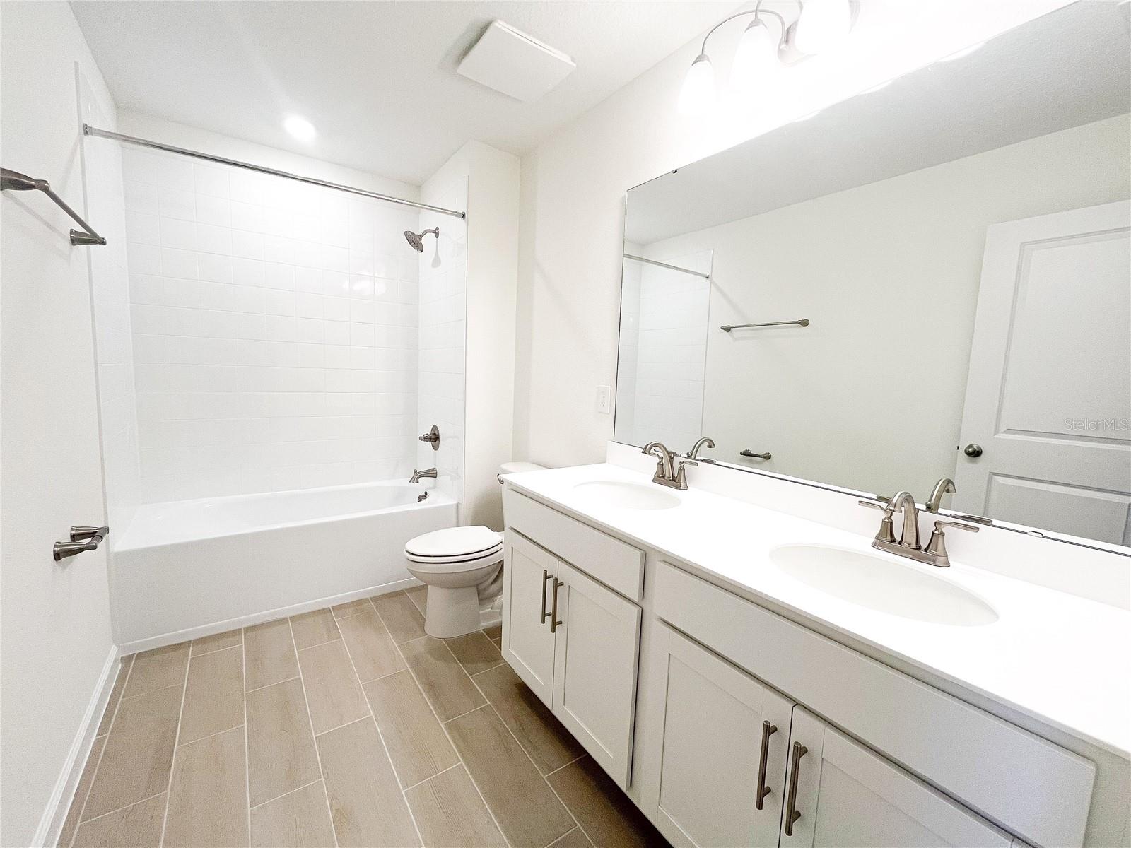 SCENIC TER SOUTH PH I - Residential Lease