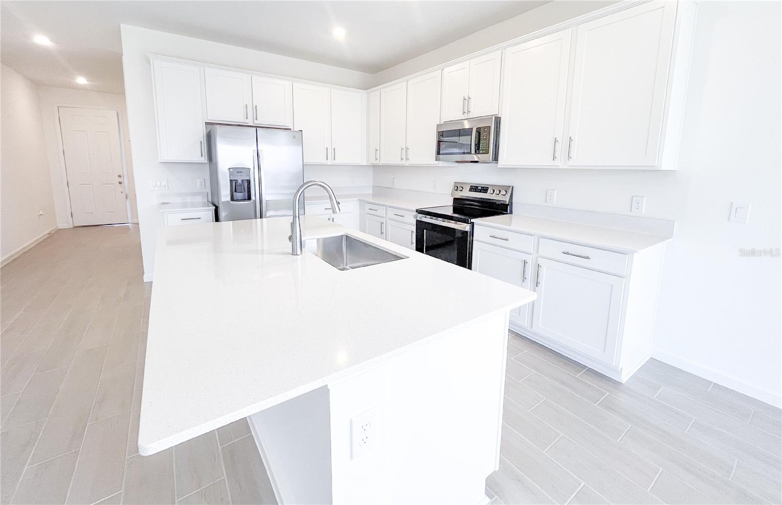 SCENIC TER SOUTH PH I - Residential Lease