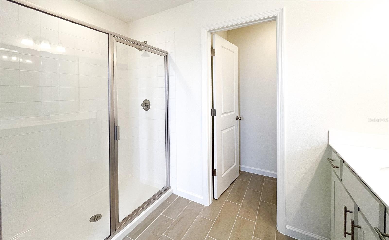 SCENIC TER SOUTH PH I - Residential Lease