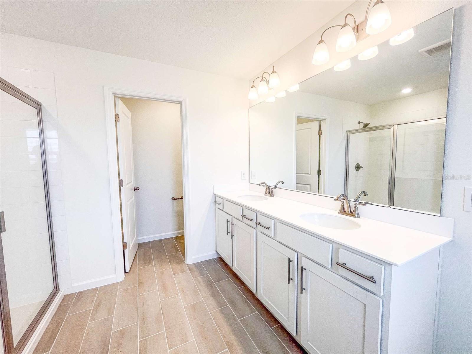 SCENIC TER SOUTH PH I - Residential Lease