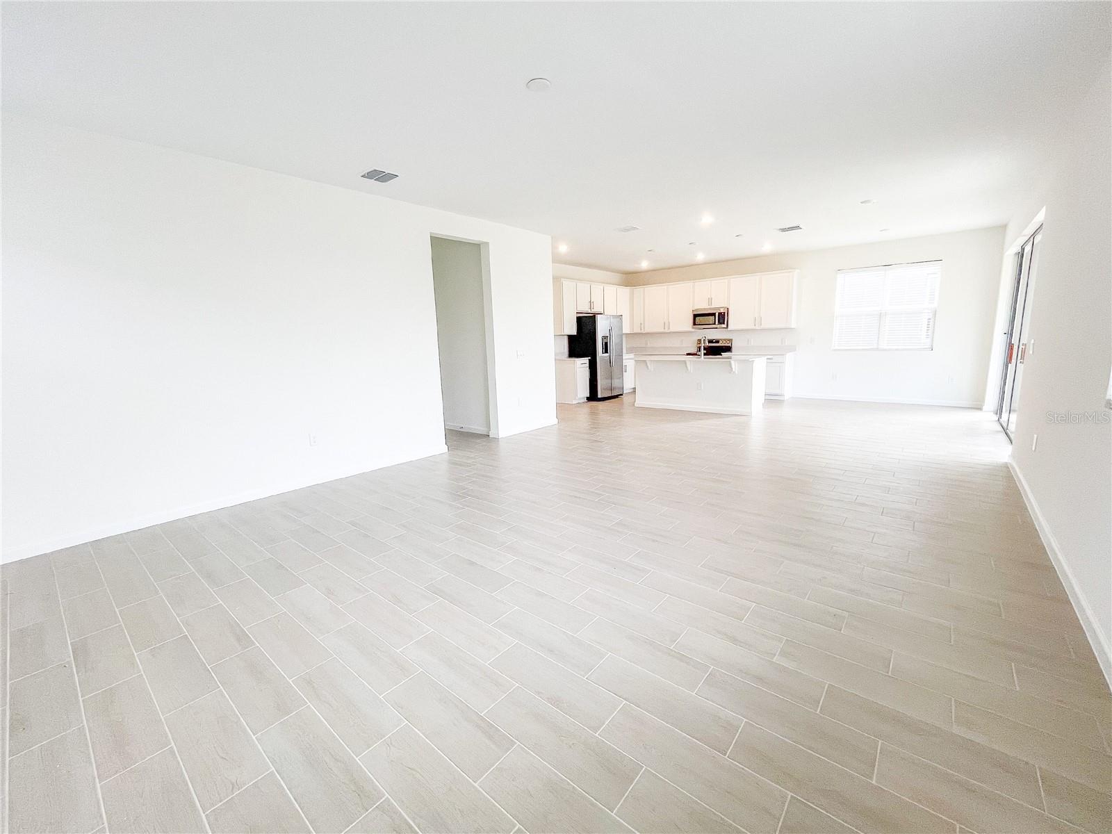 SCENIC TER SOUTH PH I - Residential Lease