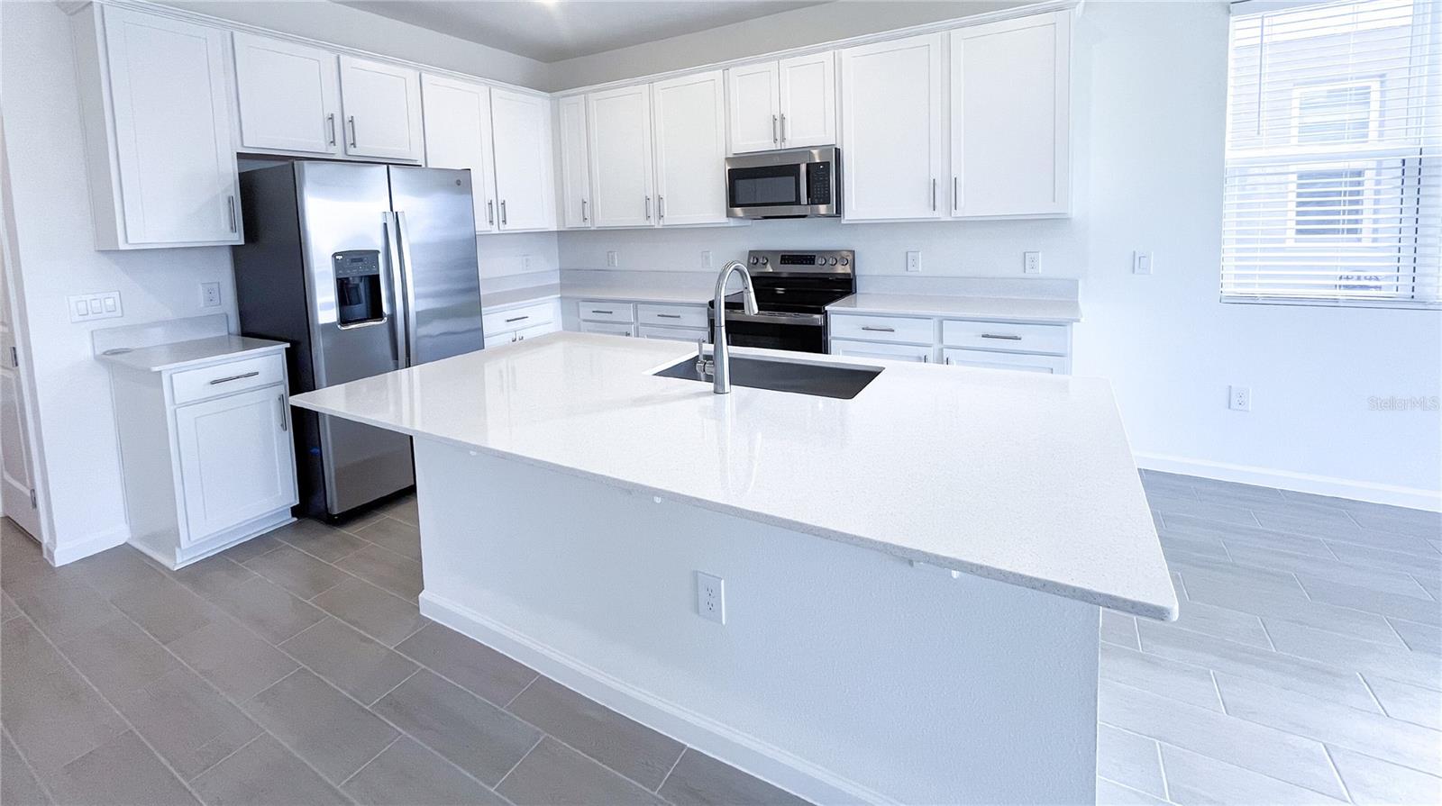 SCENIC TER SOUTH PH I - Residential Lease