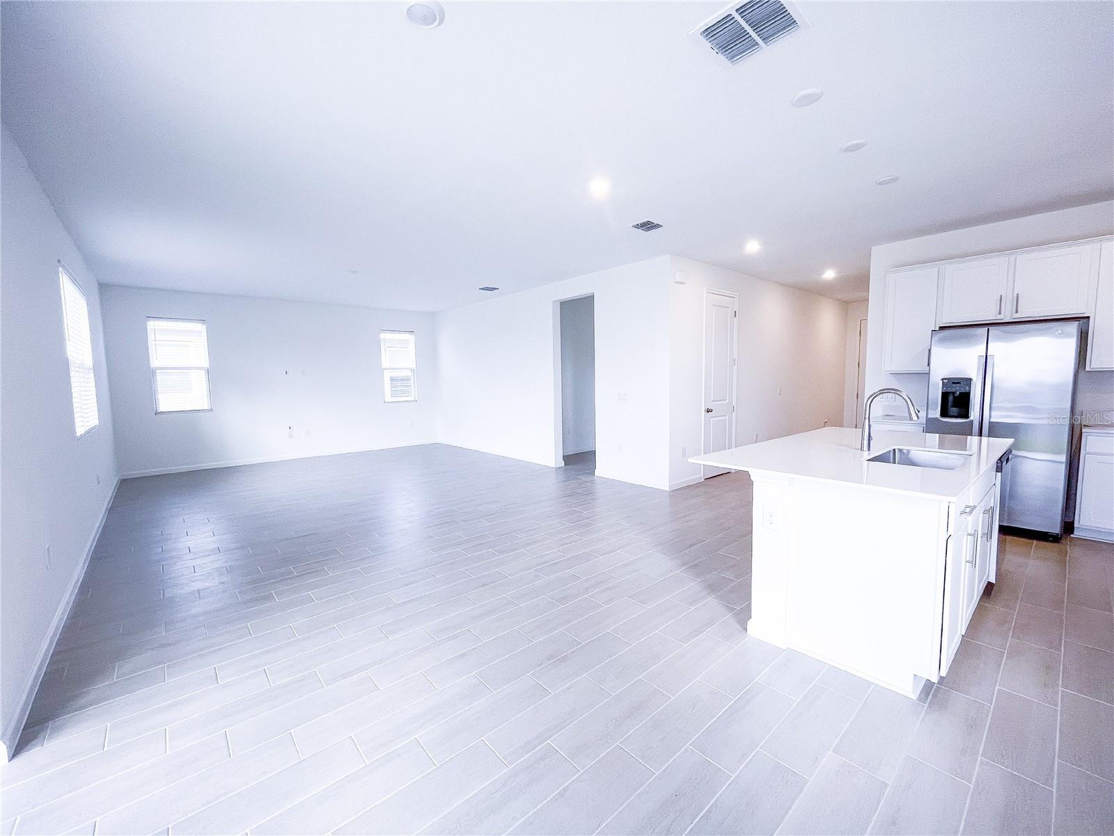 SCENIC TER SOUTH PH I - Residential Lease