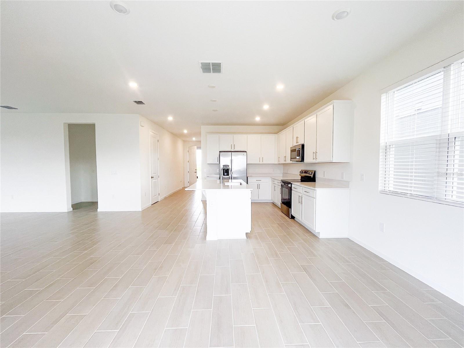 SCENIC TER SOUTH PH I - Residential Lease