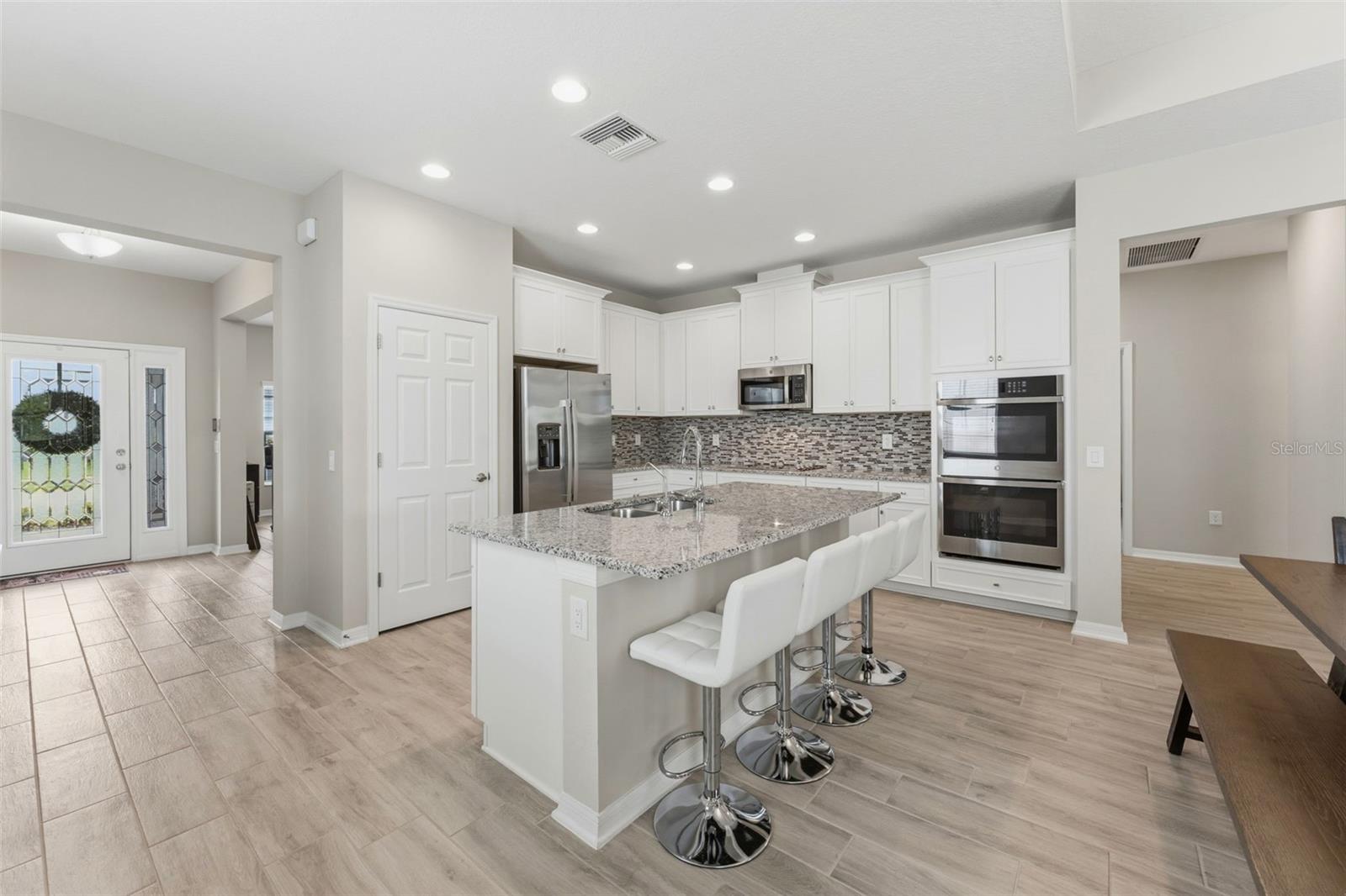 12451 NOUVEAU AVENUE