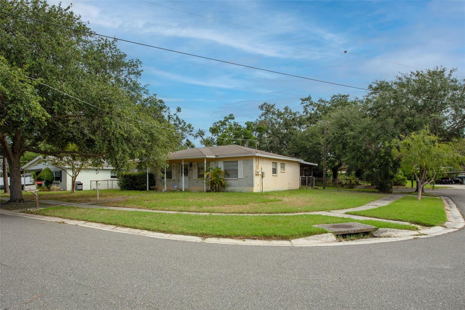 2811 W PEARL AVENUE