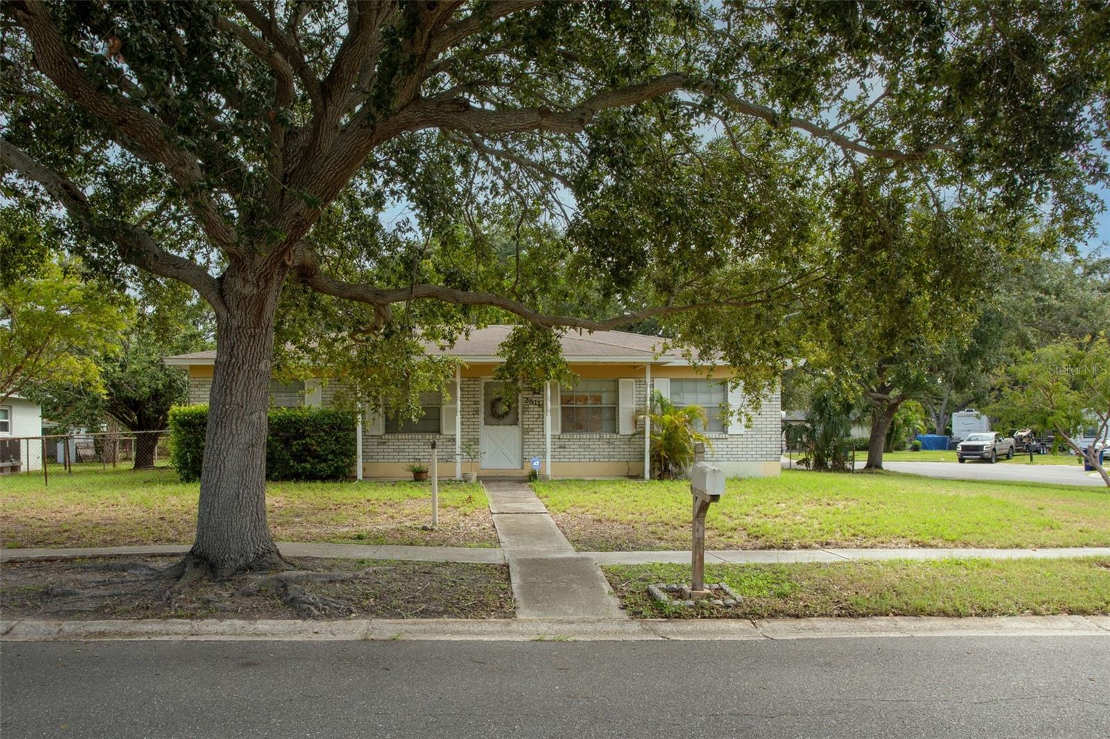 Prime location & home in the Ballast Point/South Tampa area! Take this home to the next level & renovate to your dreams or explore options with a new home in a perfect location with so many South Tampa amenities & opportunities. This lot location is a premier opportunity to take advantage of & offers many options. This quiet cul-de-sac & spacious lot gives off massive curb appeal! This solid home could be a gem or let your imagination run free on new options! Access from all points South Tampa is at your fingertips. Home is surrounded by amazing homes (newer & established) & this location is minutes from Ballast Point Pier & Park, Bayshore, Bay to Bay, MacDill Air Force Base, & South Tampa locations & much more.