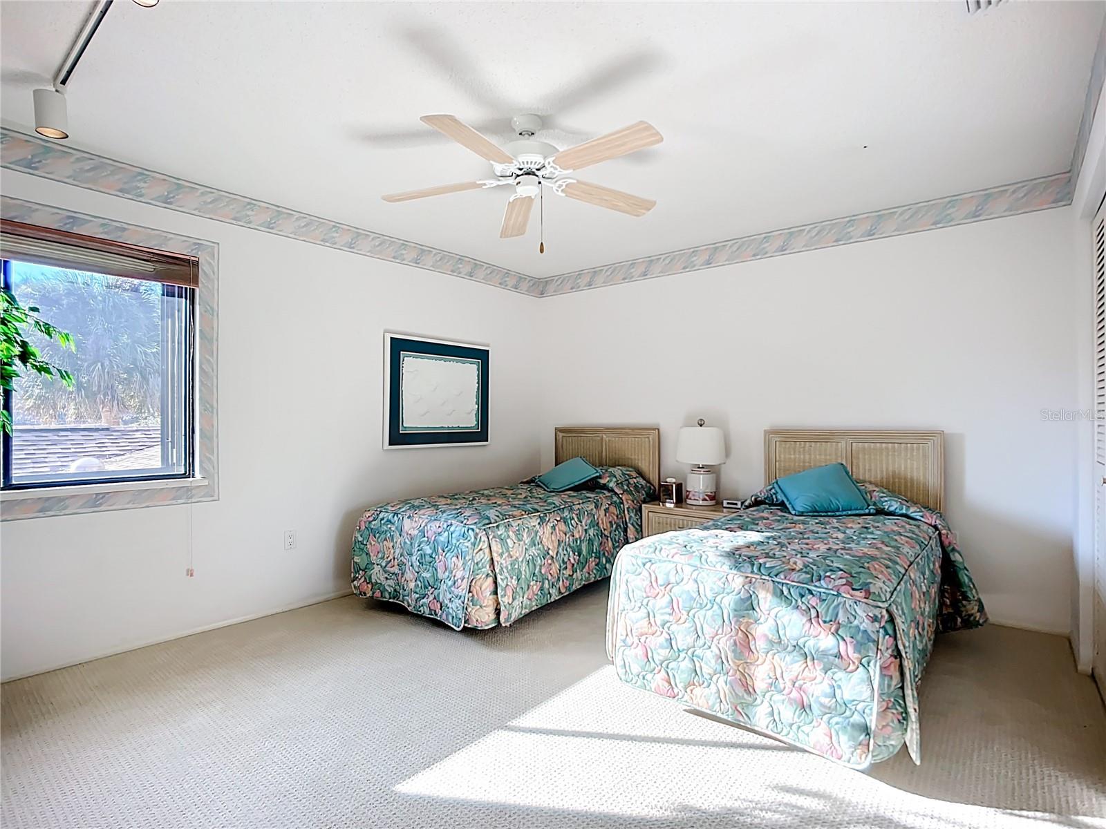 HAMMOCKS - Residential Lease