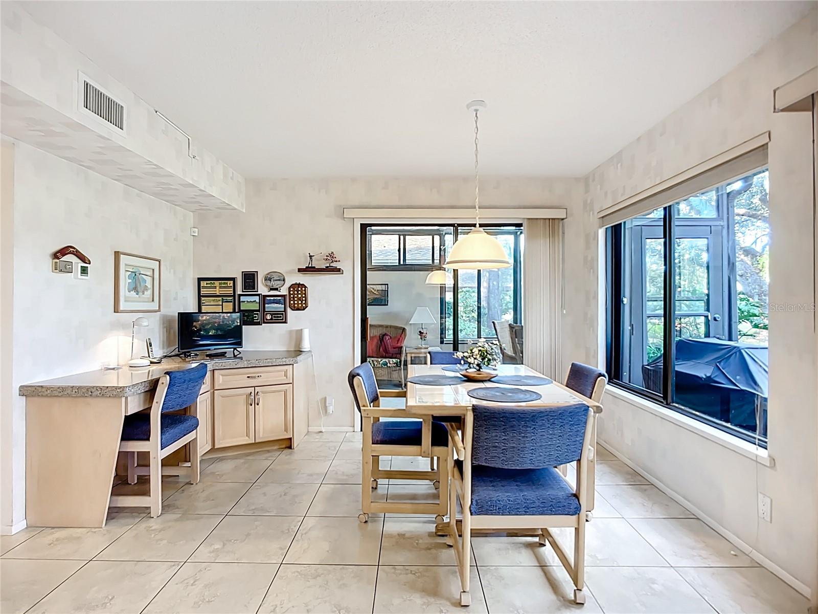 HAMMOCKS - Residential Lease