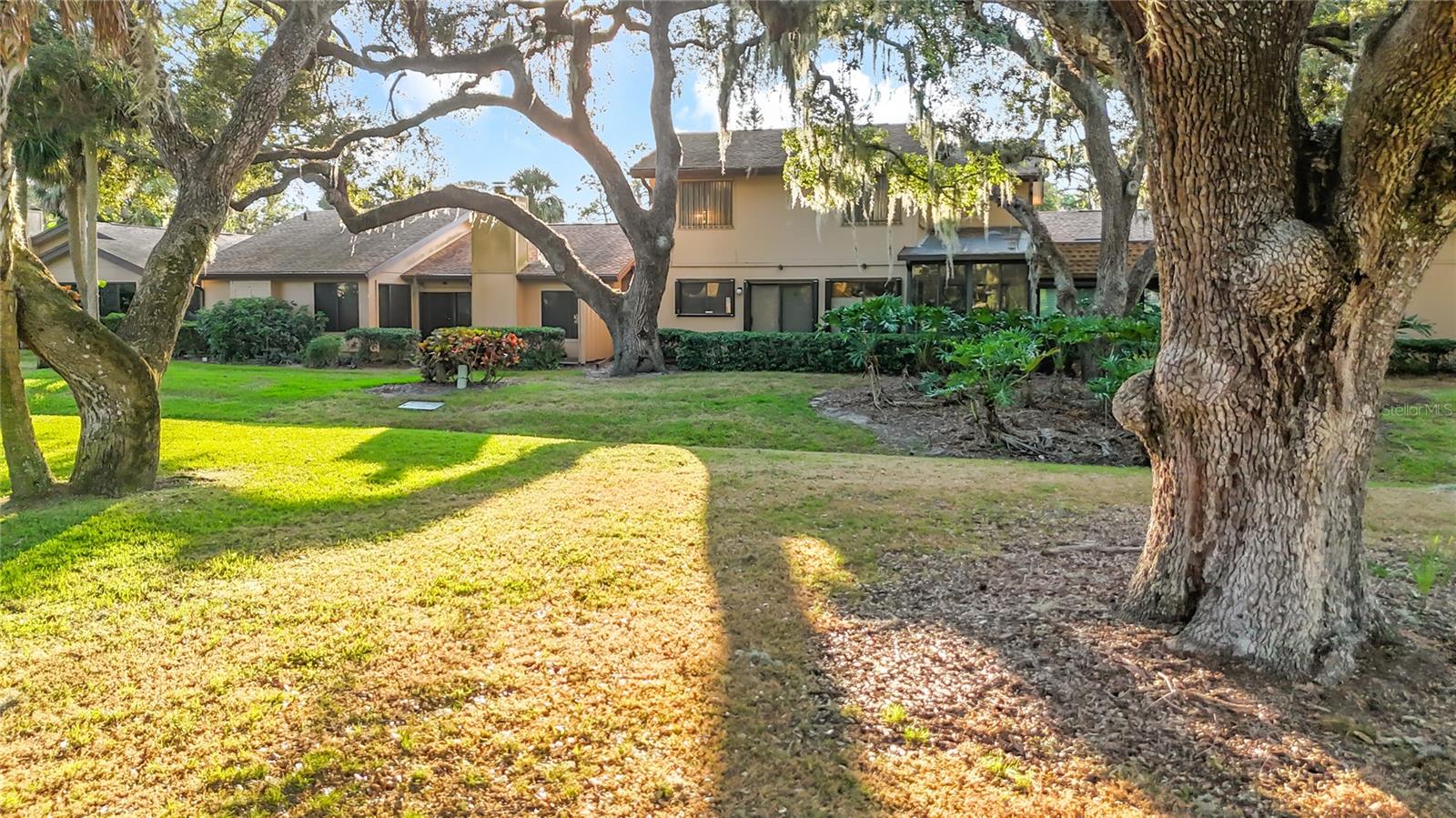 HAMMOCKS - Residential Lease