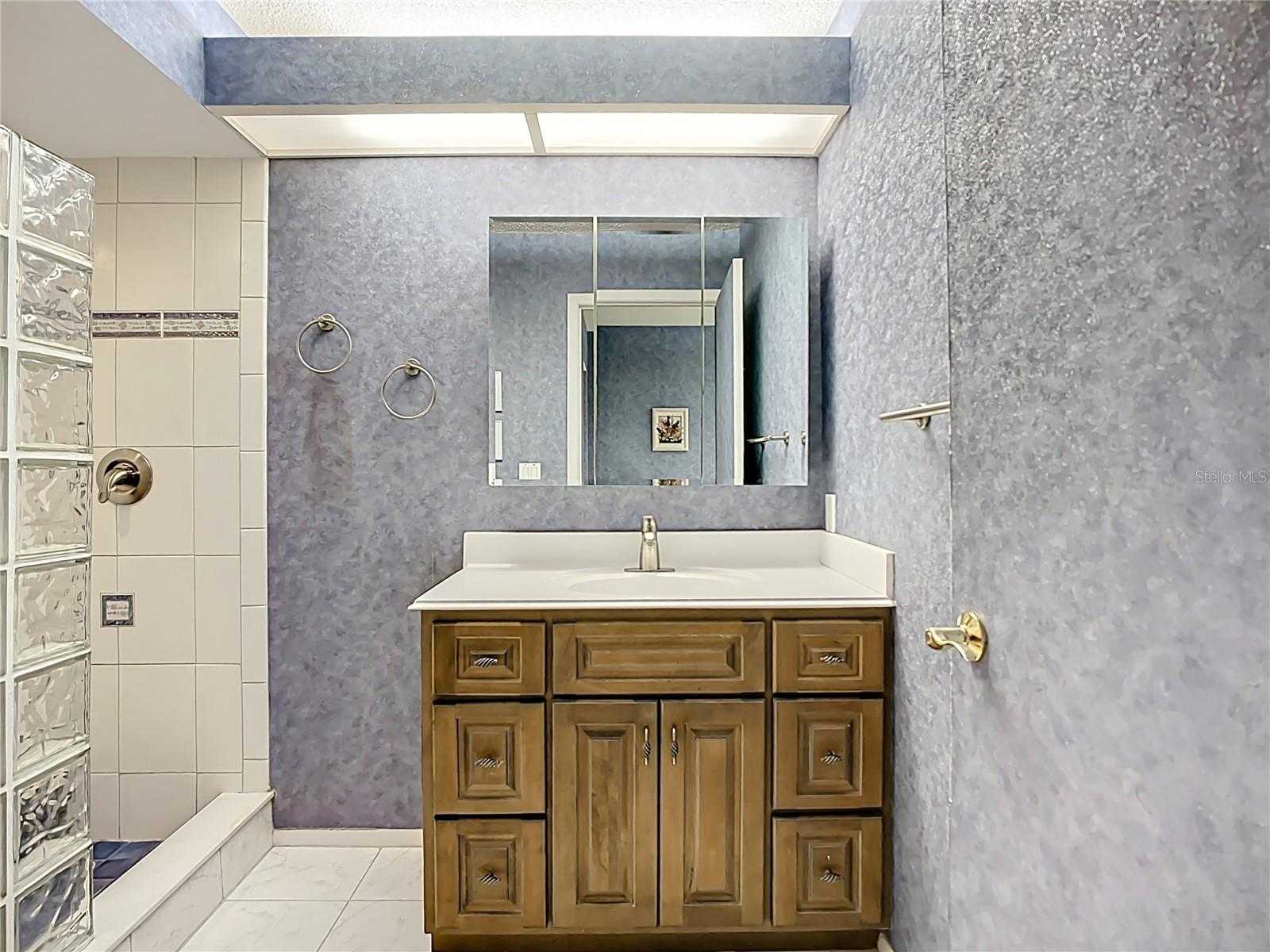 HAMMOCKS - Residential Lease