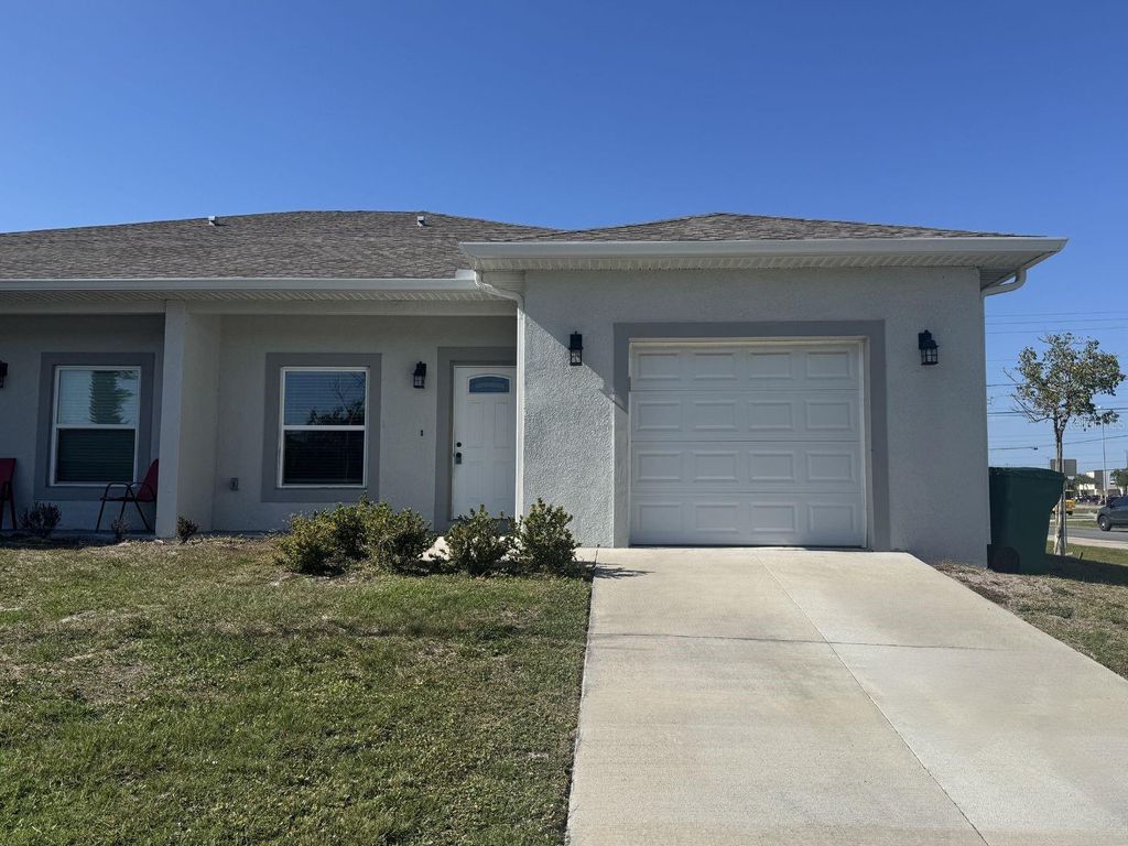 Photo of 10524 Pendleton Avenue, Englewood, FL 34224 (MLS # D6147286)