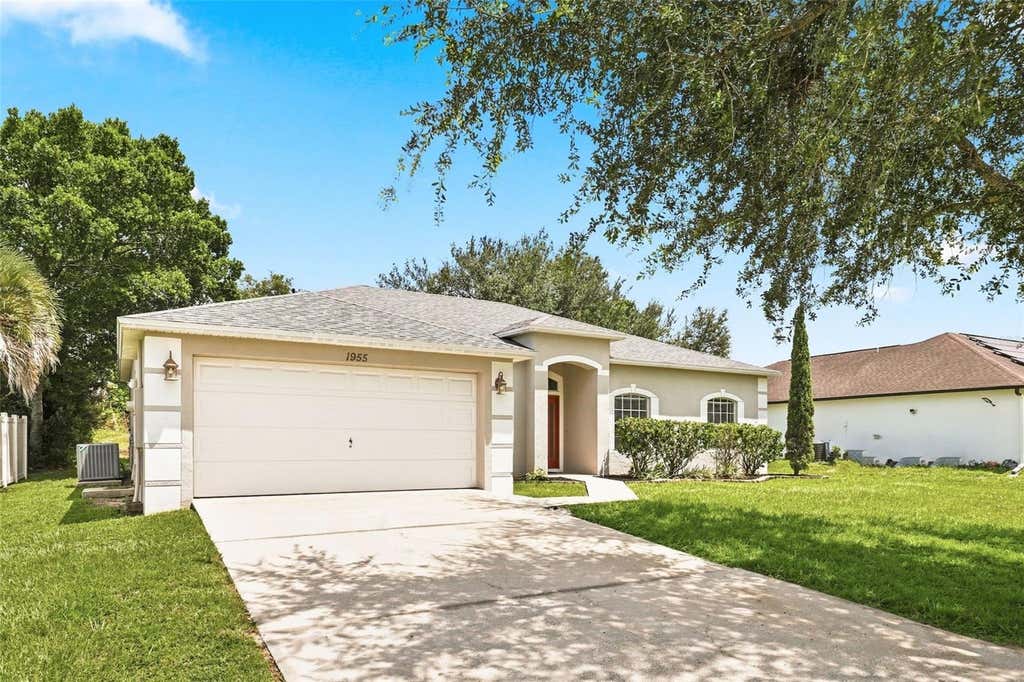 Photo of 1955 Lindhurst Avenue, Deltona, FL 32725 (MLS # O6433745)