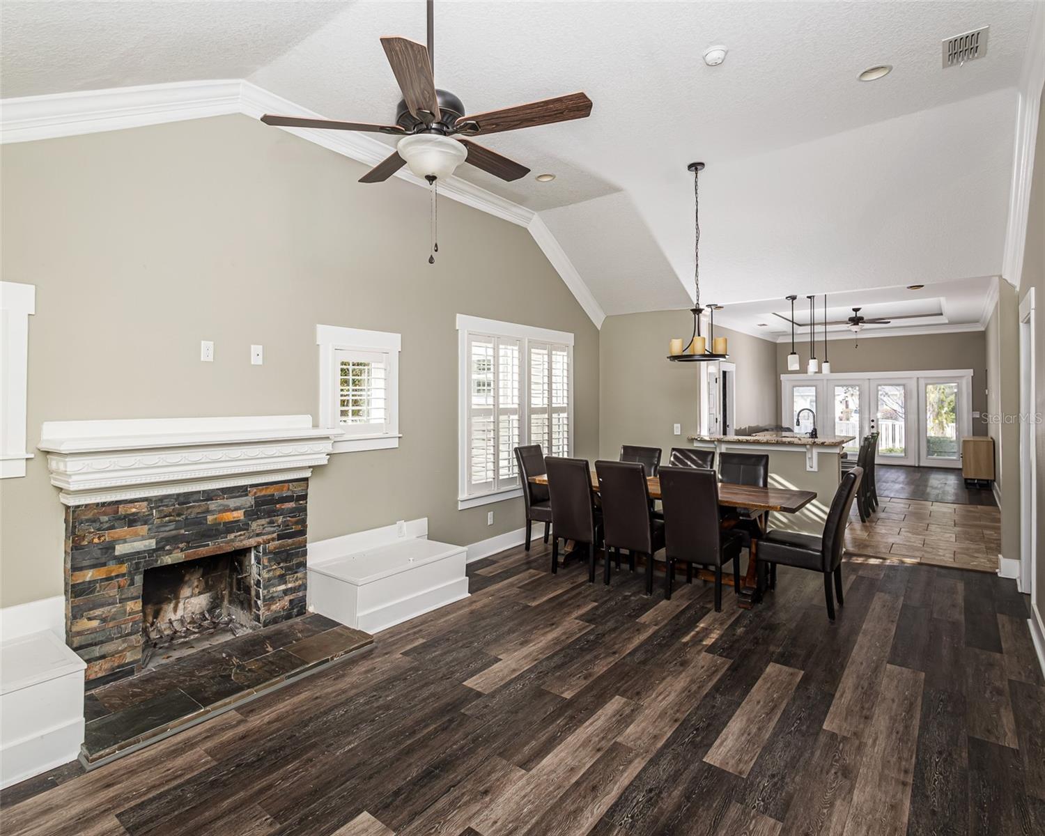 1513 PINECREST PLACE