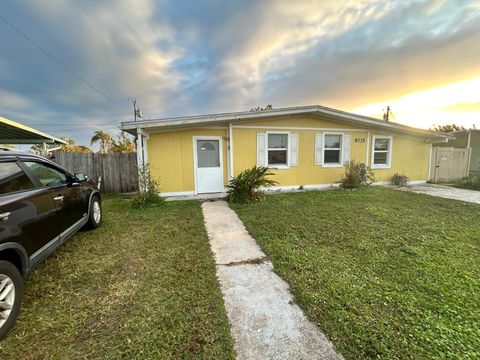 A home in NORTH PORT