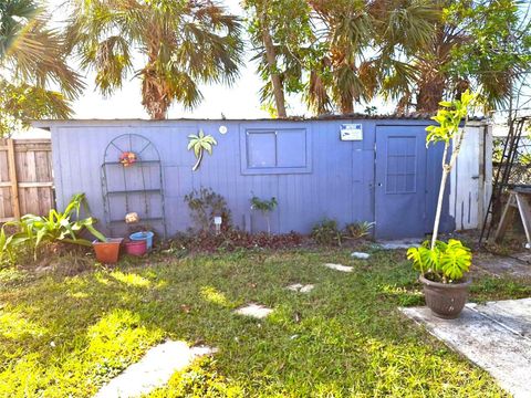 A home in NORTH PORT