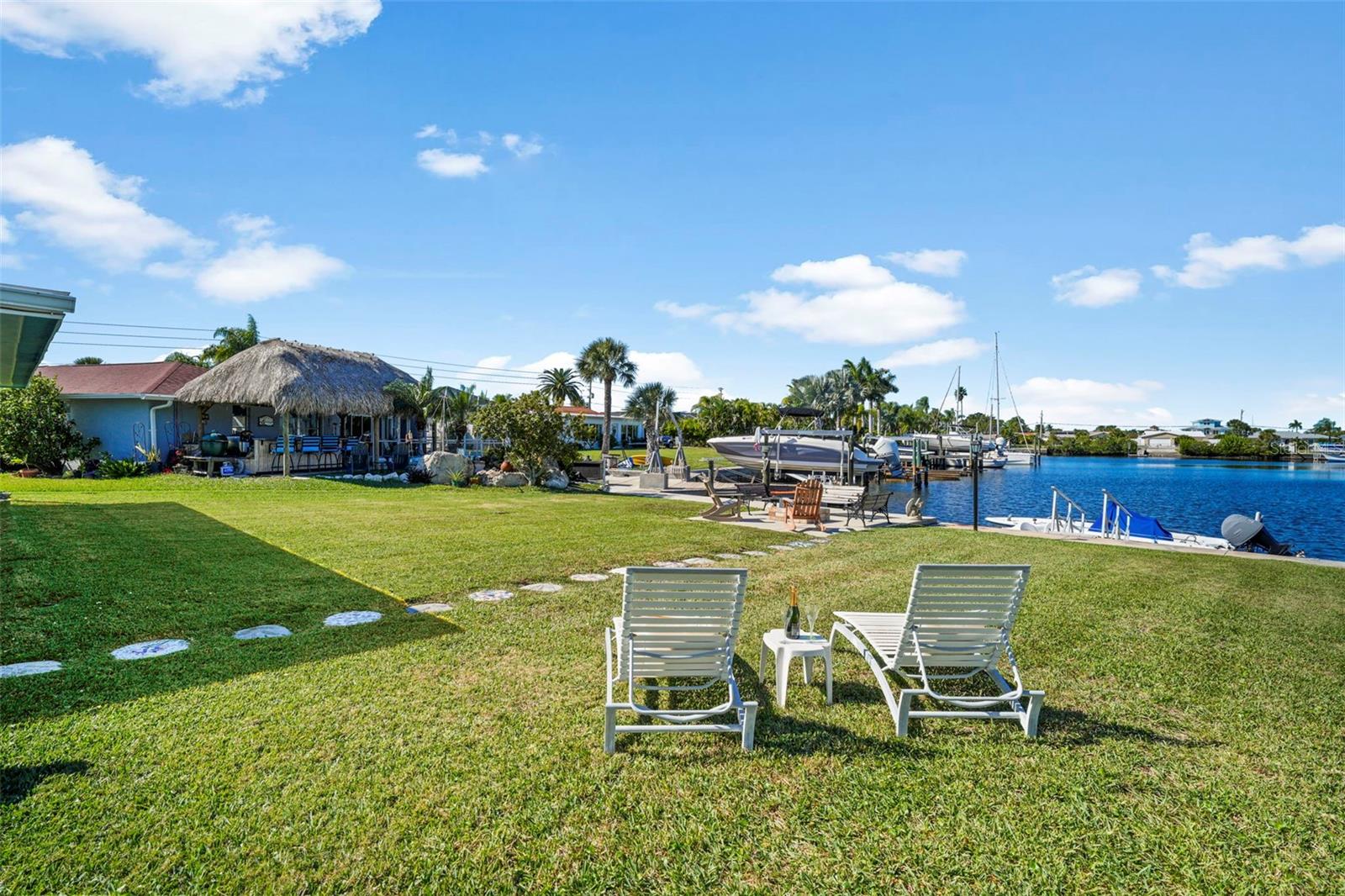 FLOR A MAR - Residential