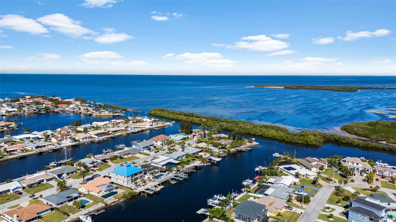 FLOR A MAR - Residential