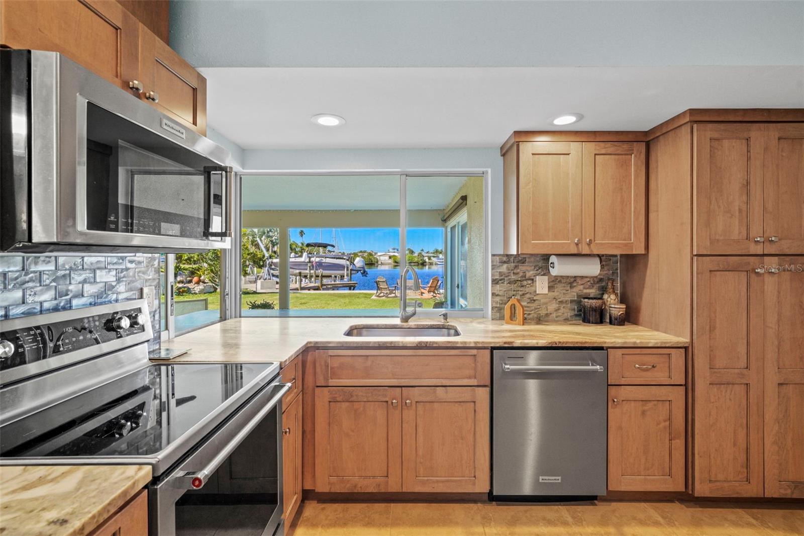 FLOR A MAR - Residential