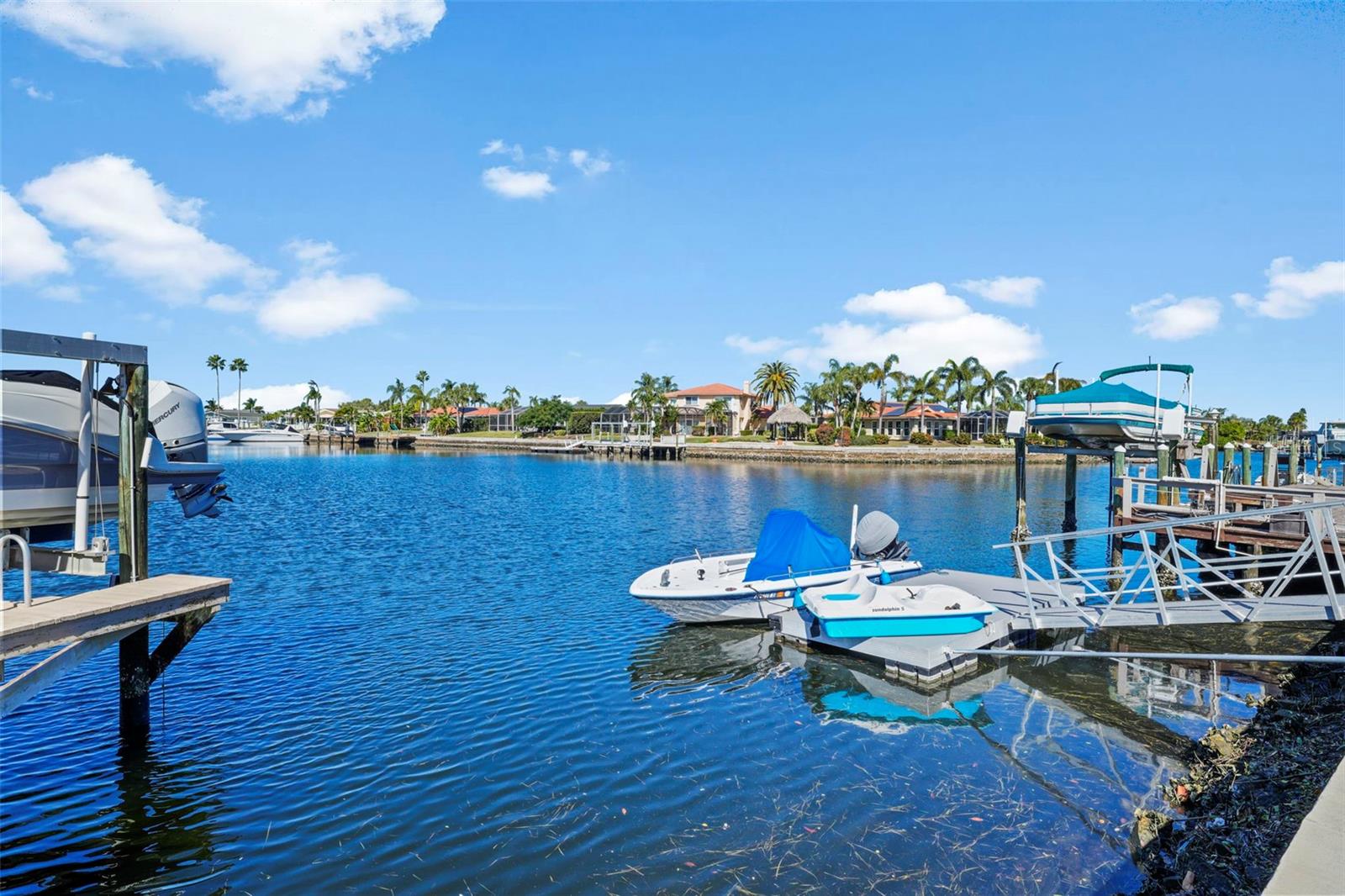 FLOR A MAR - Residential