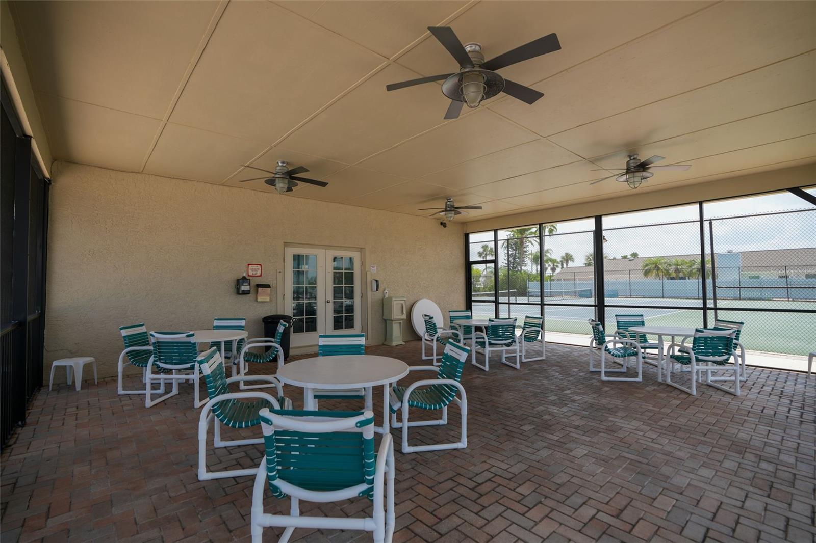 FLOR A MAR - Residential