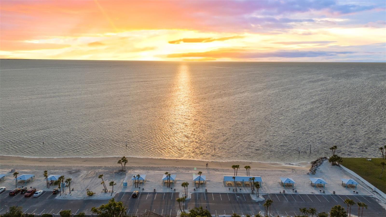 FLOR A MAR - Residential