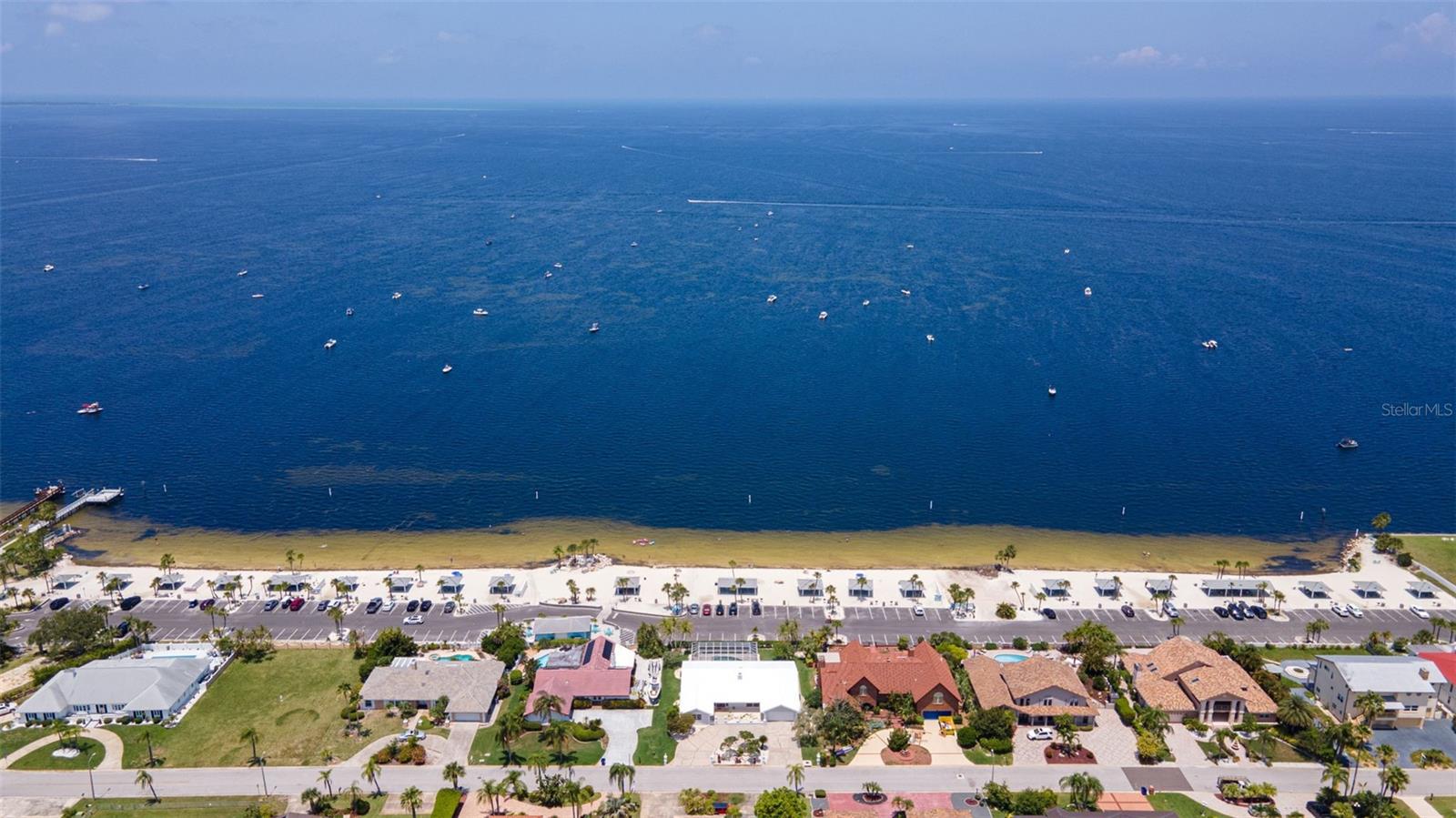 FLOR A MAR - Residential