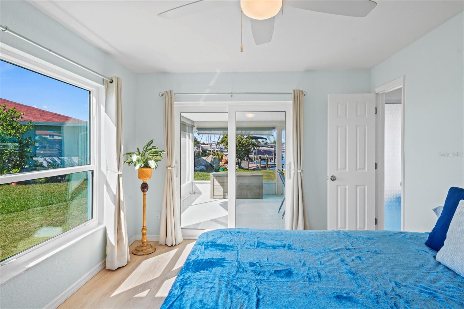 FLOR A MAR - Residential