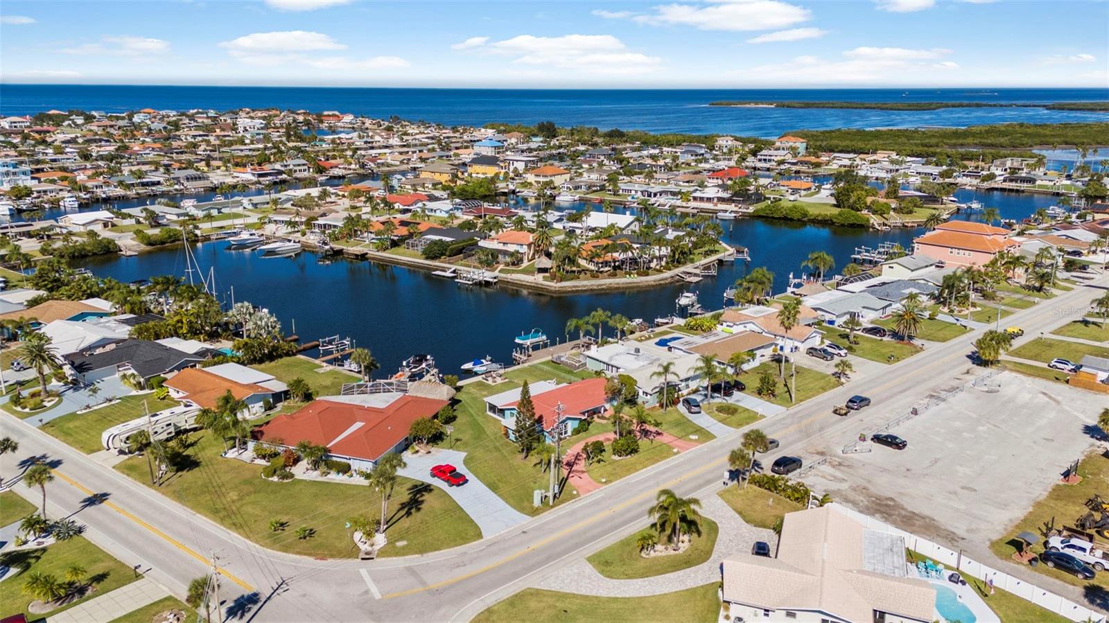 FLOR A MAR - Residential