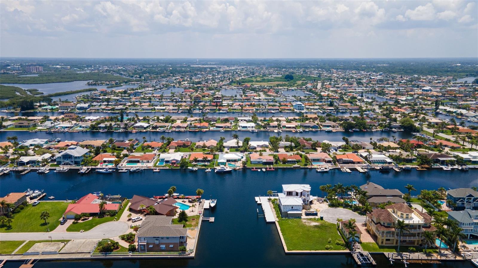 FLOR A MAR - Residential