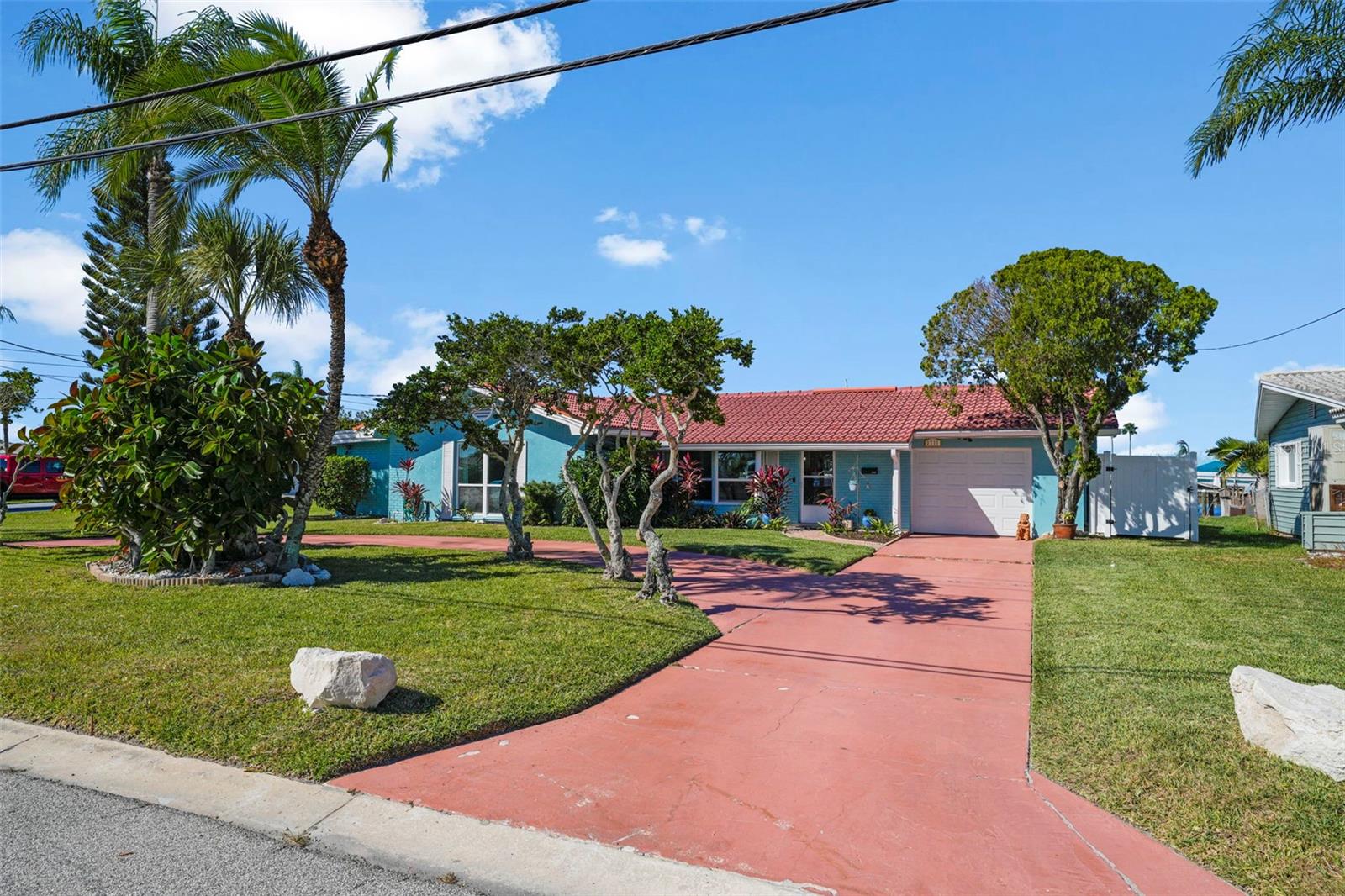 FLOR A MAR - Residential