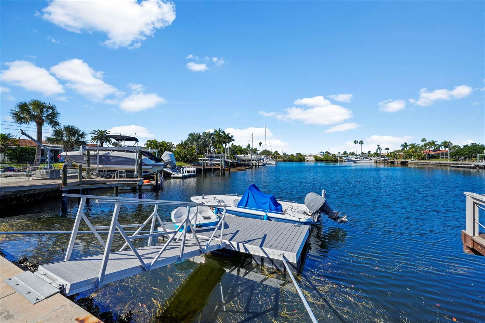 FLOR A MAR - Residential