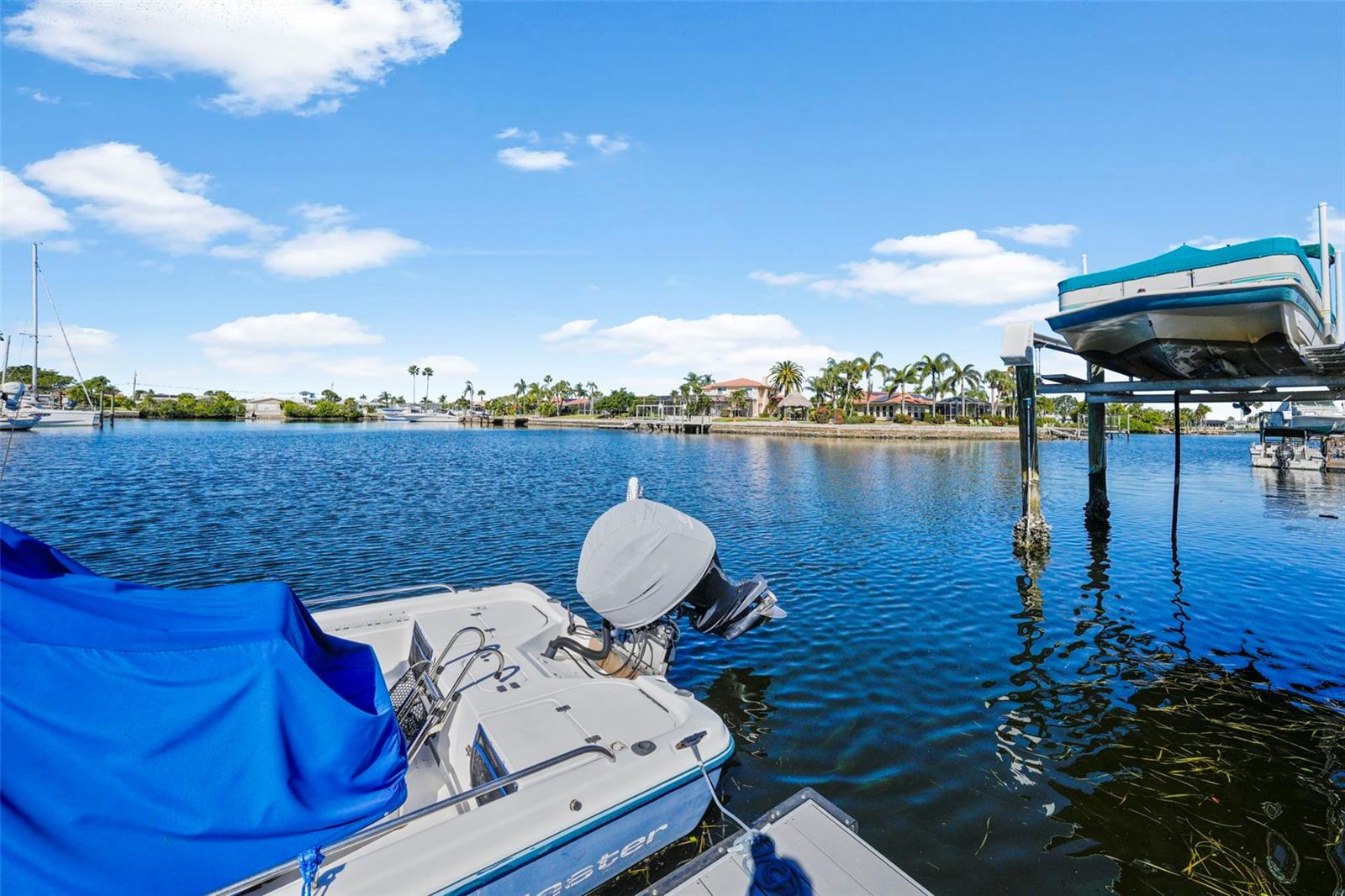 FLOR A MAR - Residential