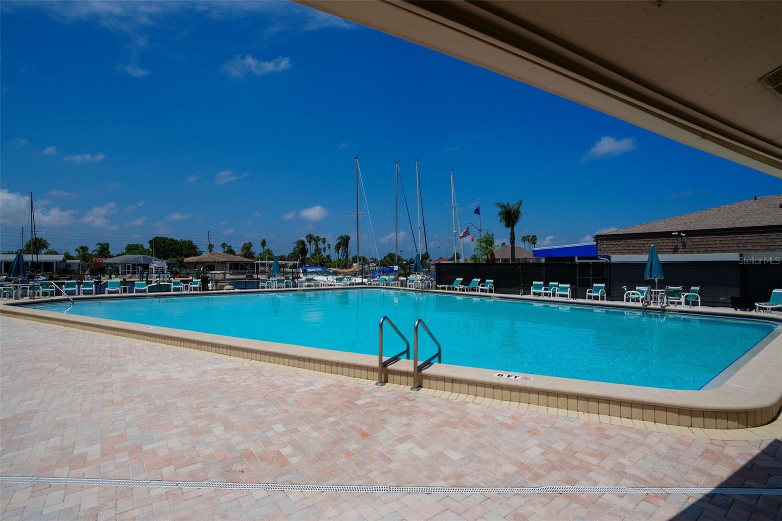 FLOR A MAR - Residential