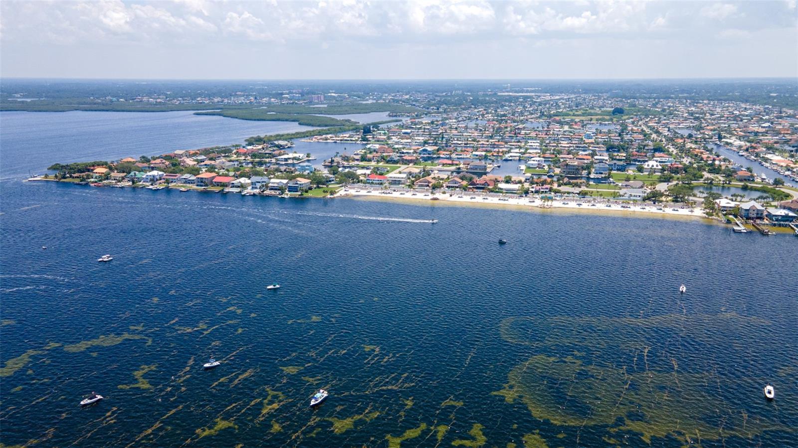 FLOR A MAR - Residential