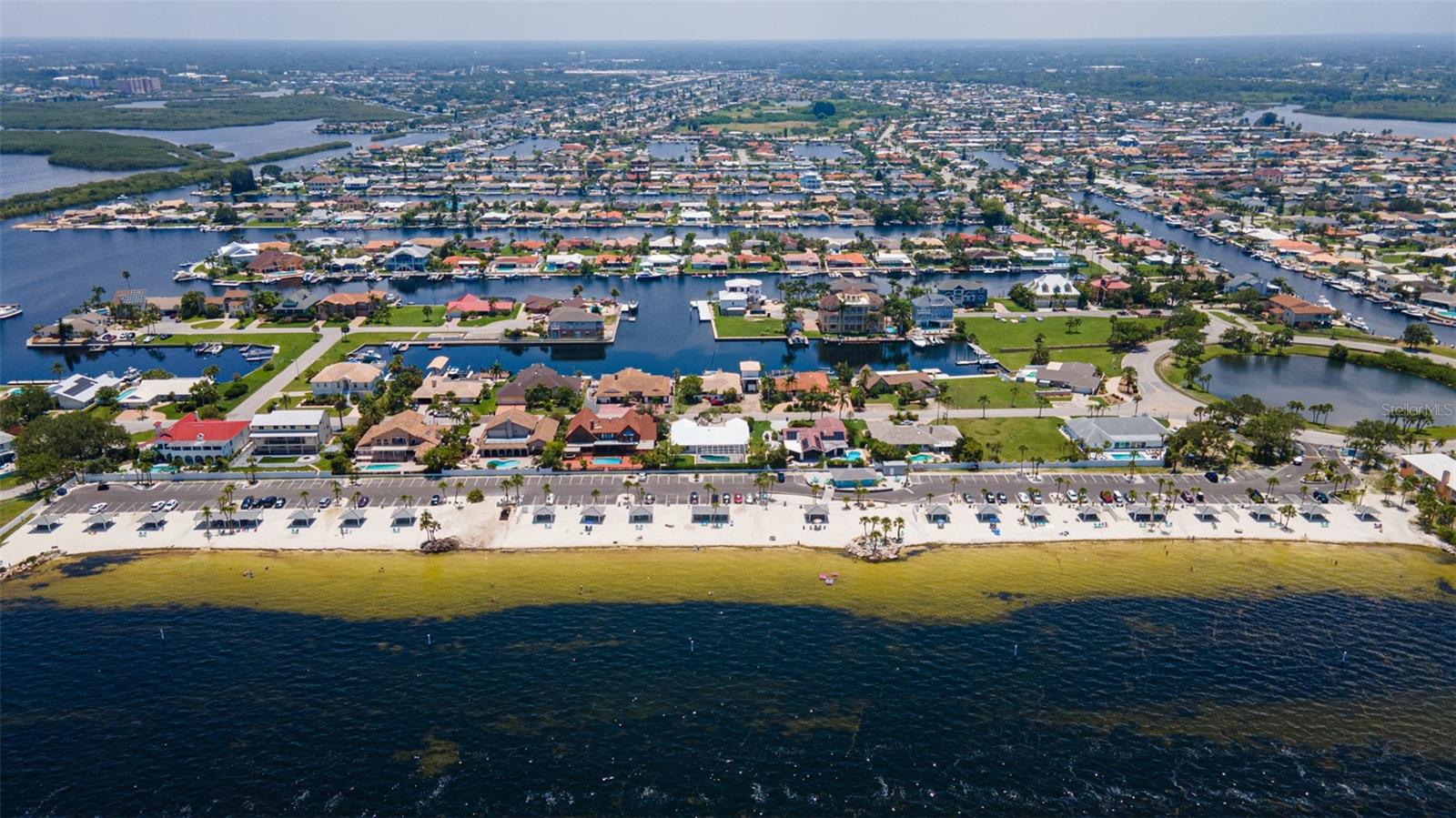 FLOR A MAR - Residential