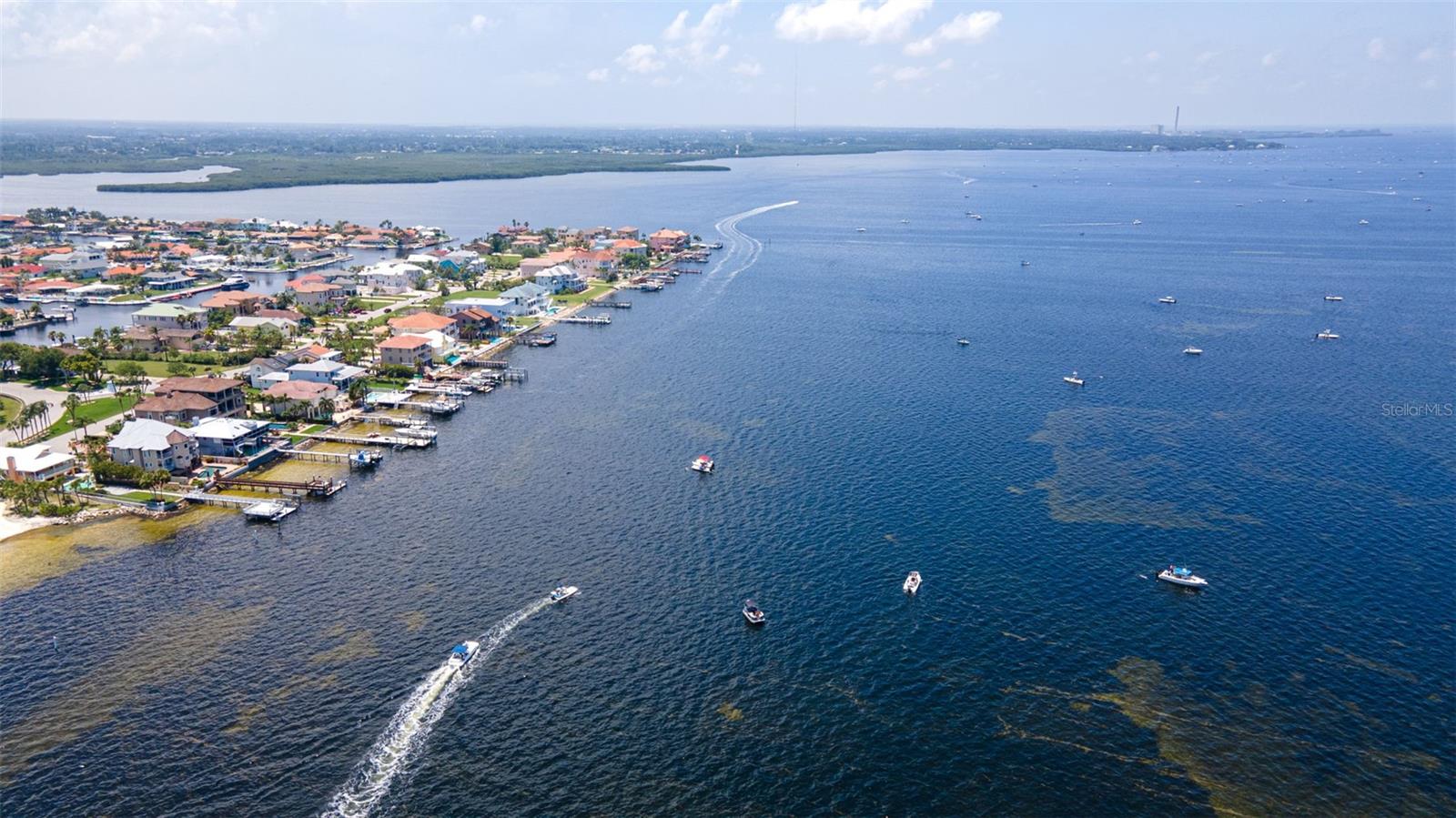 FLOR A MAR - Residential