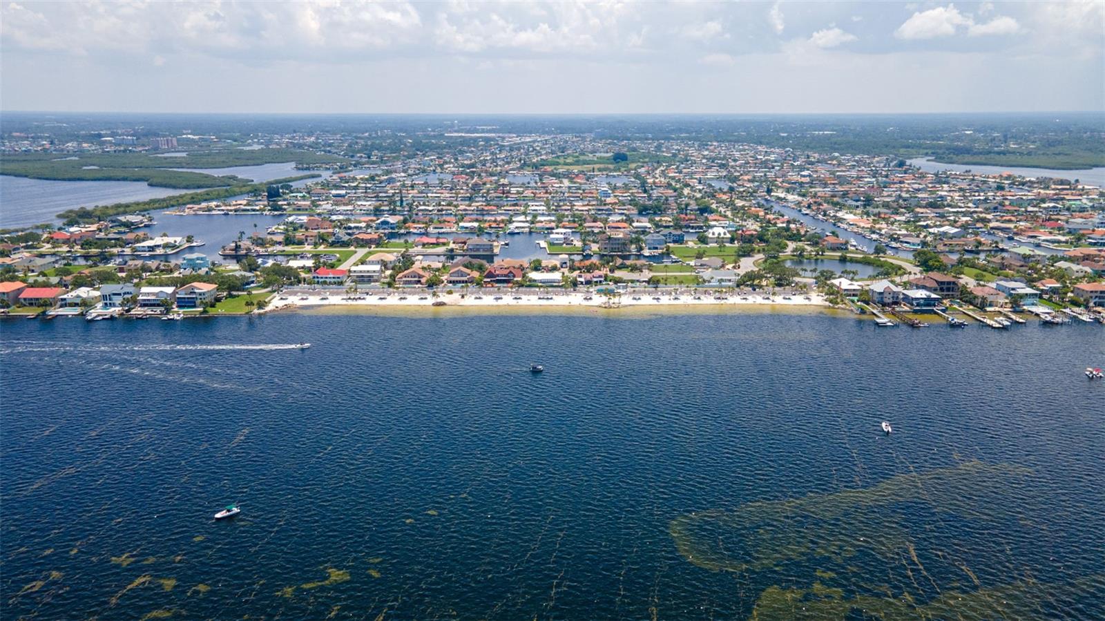 FLOR A MAR - Residential