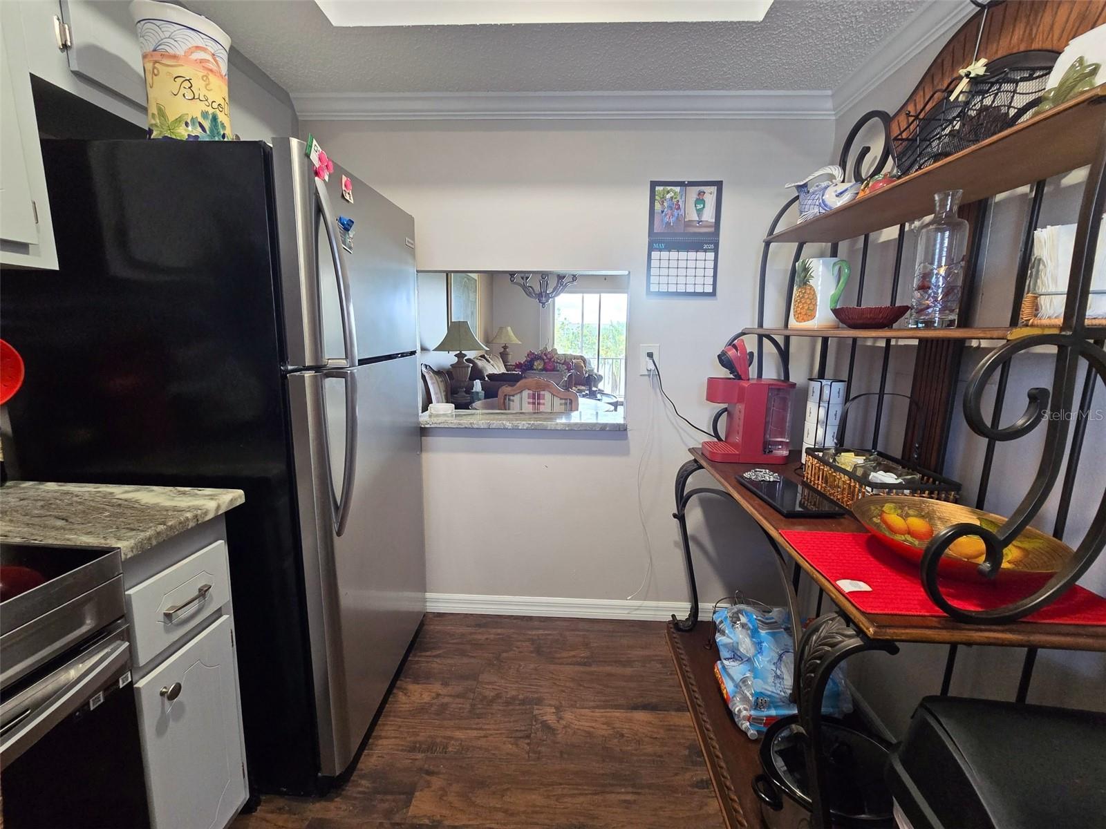 BAYSHORE ON THE LAKE APTS SEC 3 - Residential Lease
