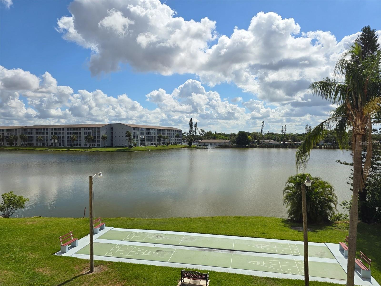 BAYSHORE ON THE LAKE APTS SEC 3 - Residential Lease