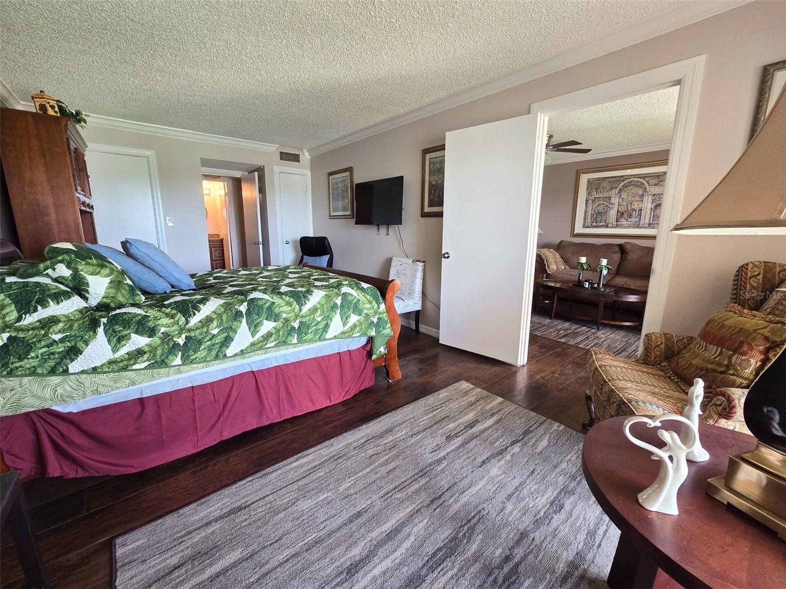BAYSHORE ON THE LAKE APTS SEC 3 - Residential Lease