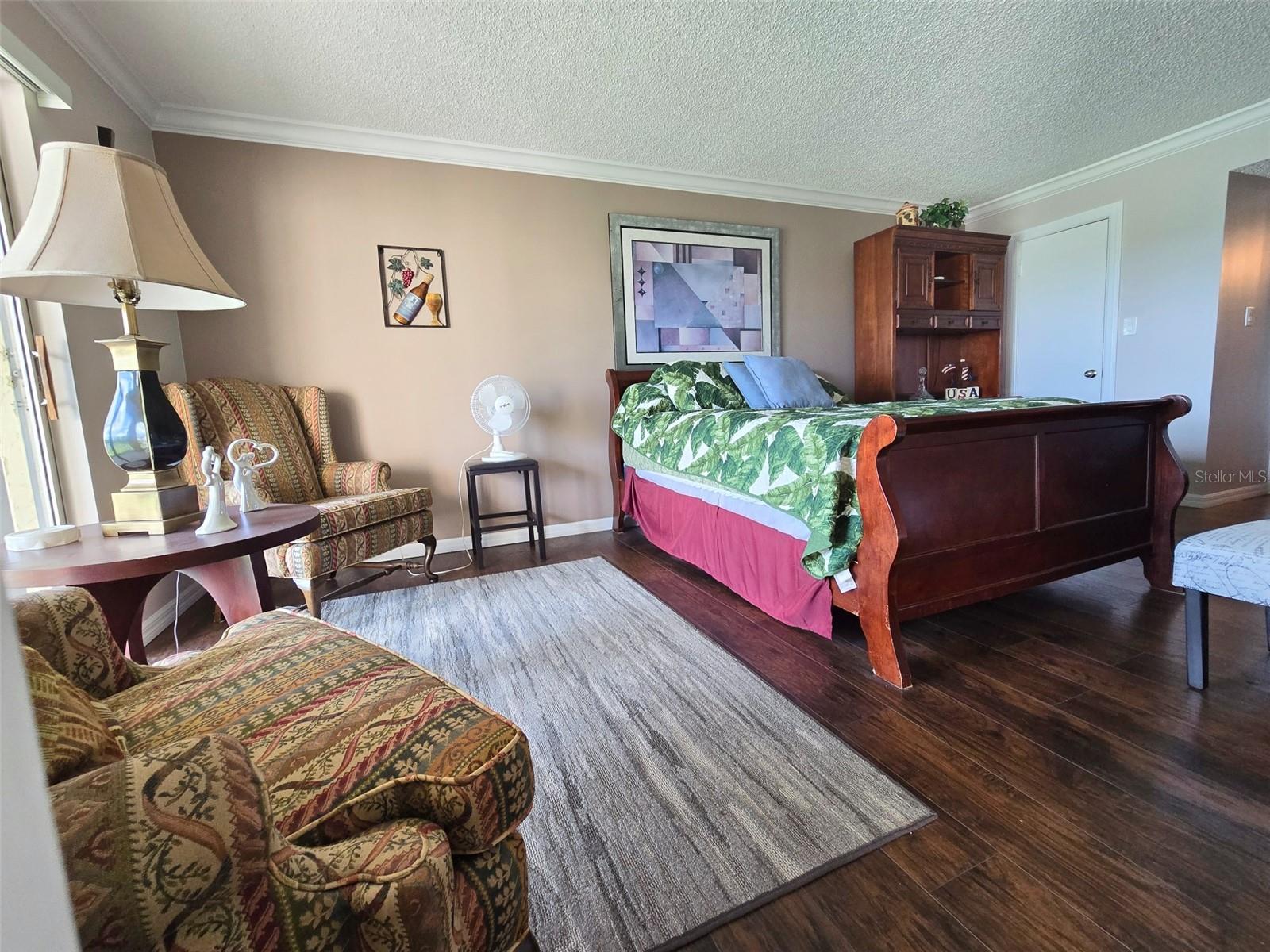 BAYSHORE ON THE LAKE APTS SEC 3 - Residential Lease