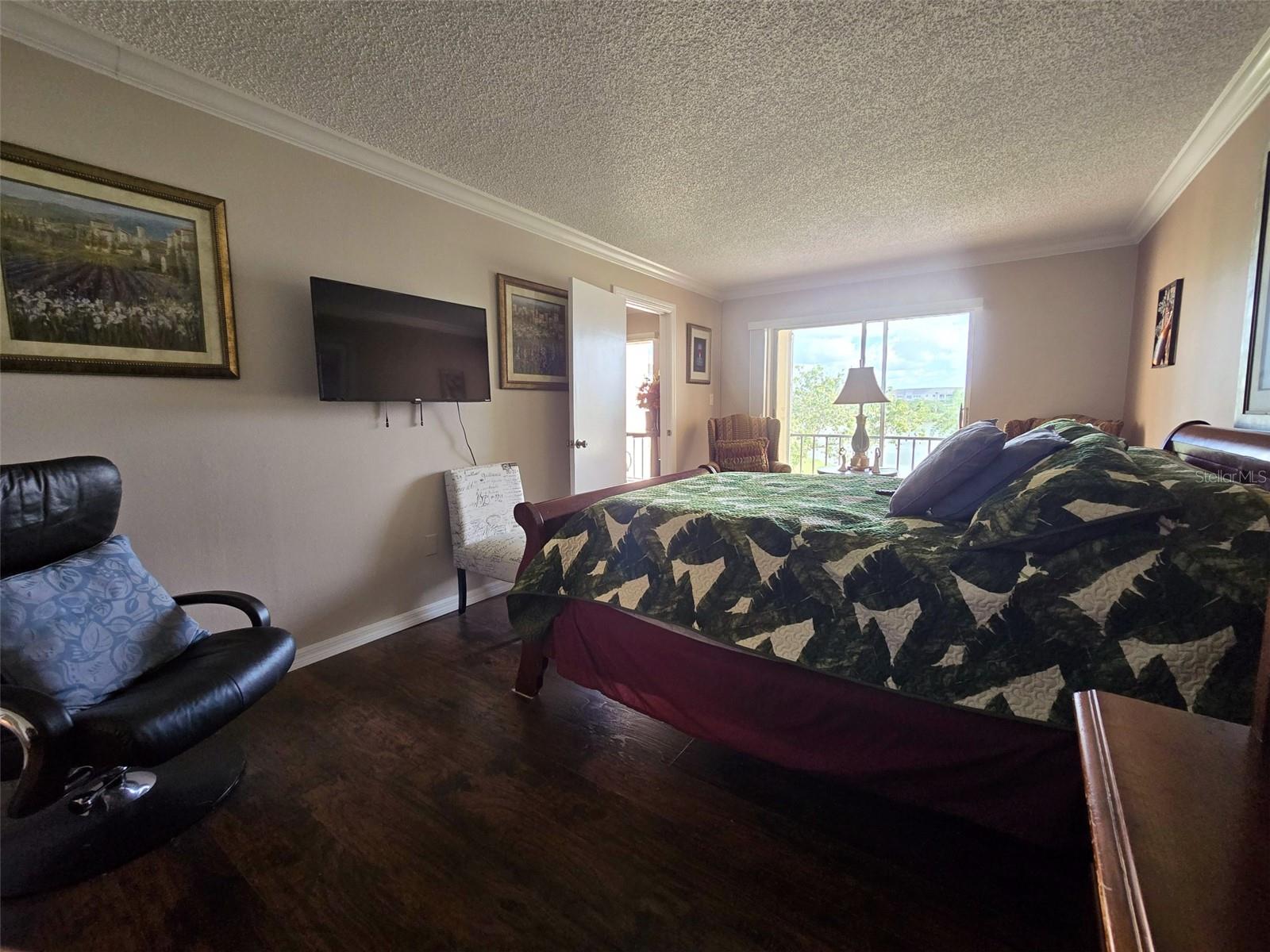 BAYSHORE ON THE LAKE APTS SEC 3 - Residential Lease