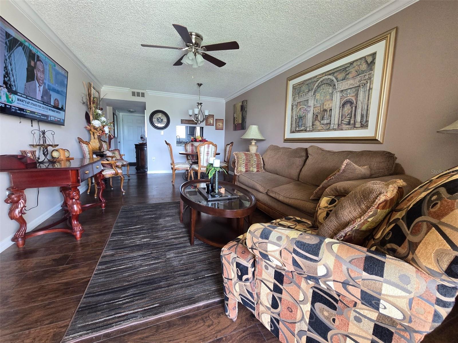 BAYSHORE ON THE LAKE APTS SEC 3 - Residential Lease