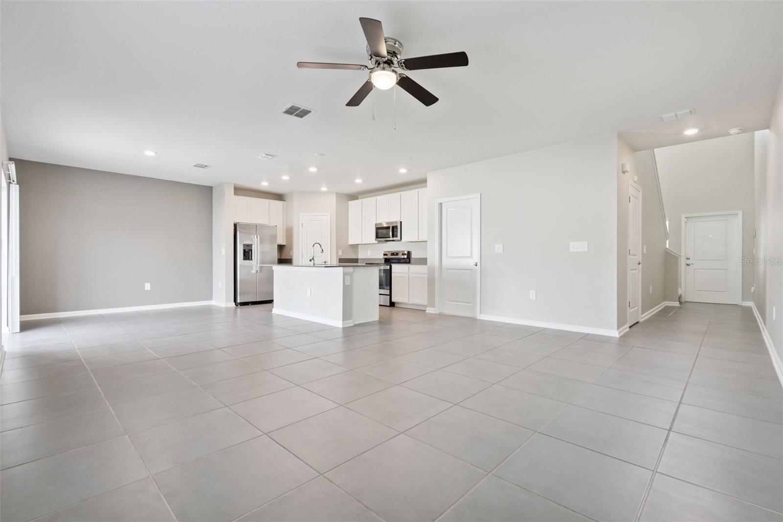 ASTONIA NORTH - Residential Lease