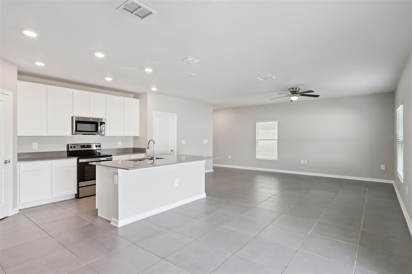 ASTONIA NORTH - Residential Lease