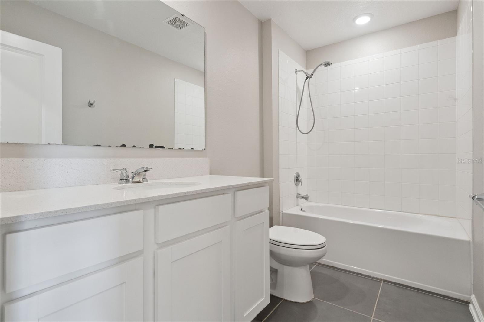 ASTONIA NORTH - Residential Lease